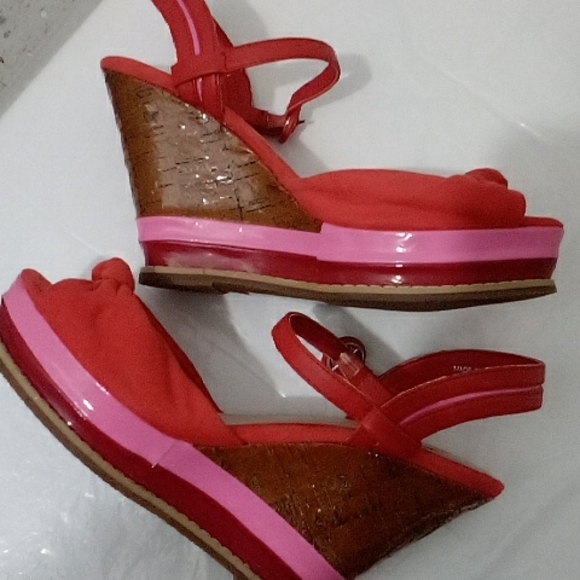 Red pink velvety toe platform wedge sandals - Picture 7 of 10